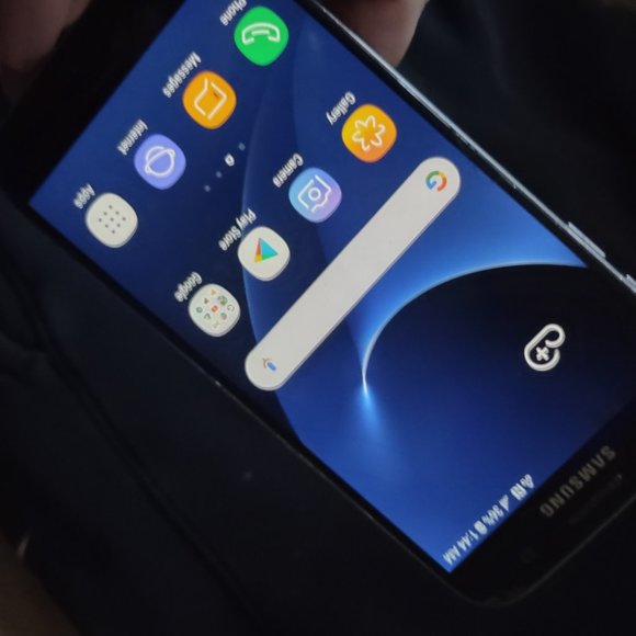 Samsung Galaxy S7 Cell Phone - Picture 1 of 6